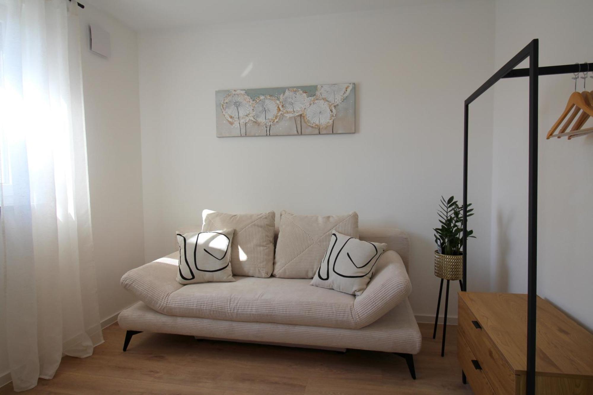Apartment Mit Voll Ausgestatetter Kueche, Badewanne, Balkon, Parkplatz Vor Dem Haus, Ruhig Gelegen, Ada4 Kulmbach Bagian luar foto
