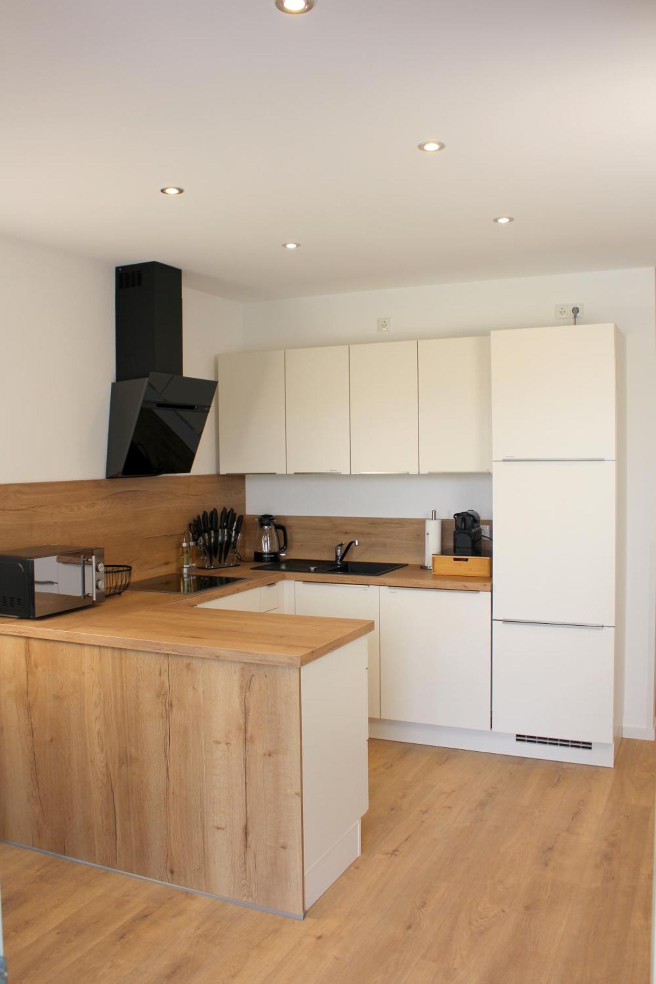 Apartment Mit Voll Ausgestatetter Kueche, Badewanne, Balkon, Parkplatz Vor Dem Haus, Ruhig Gelegen, Ada4 Kulmbach Bagian luar foto