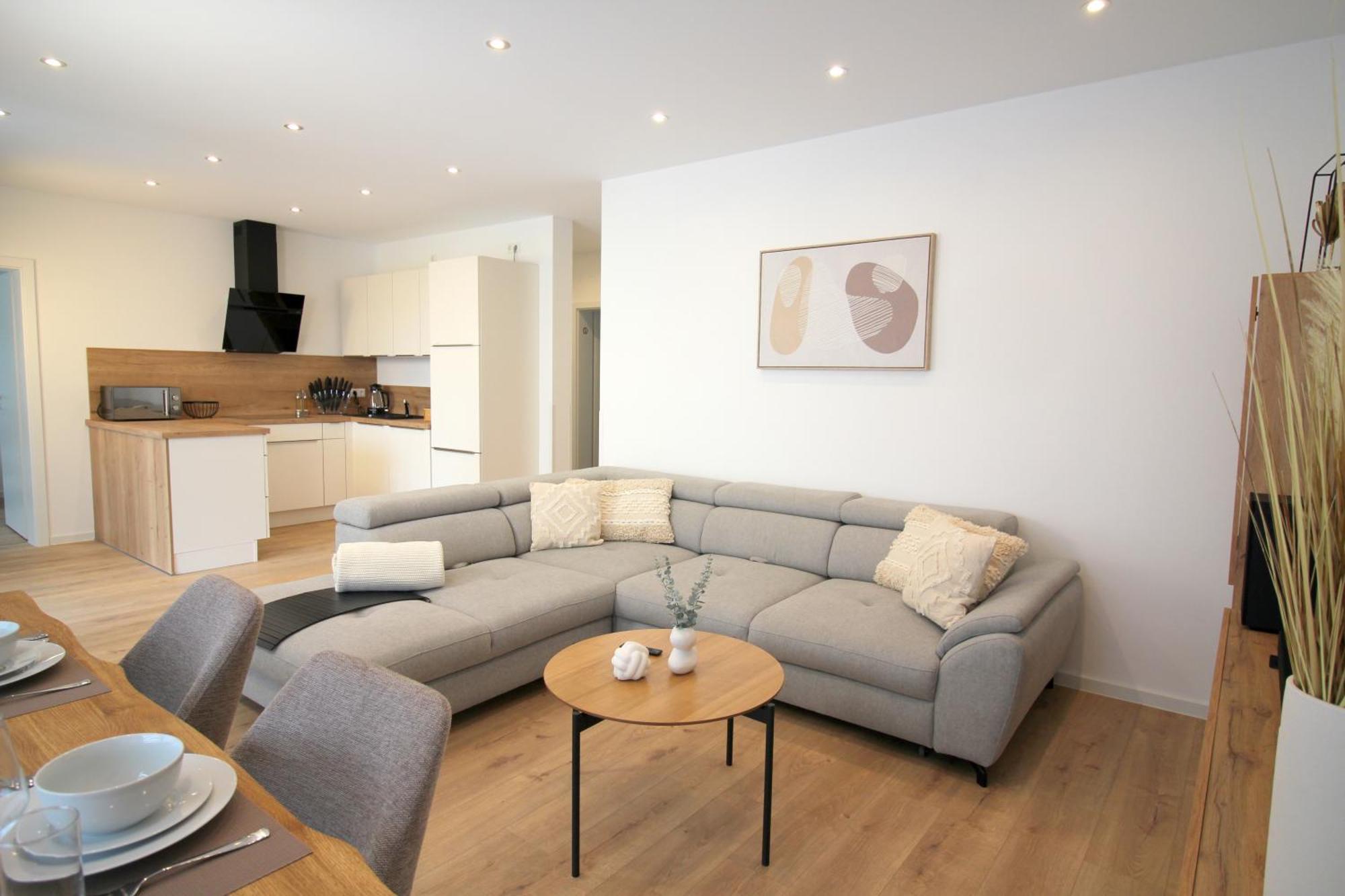 Apartment Mit Voll Ausgestatetter Kueche, Badewanne, Balkon, Parkplatz Vor Dem Haus, Ruhig Gelegen, Ada4 Kulmbach Bagian luar foto