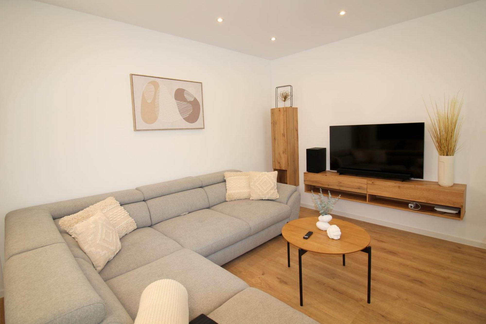 Apartment Mit Voll Ausgestatetter Kueche, Badewanne, Balkon, Parkplatz Vor Dem Haus, Ruhig Gelegen, Ada4 Kulmbach Bagian luar foto