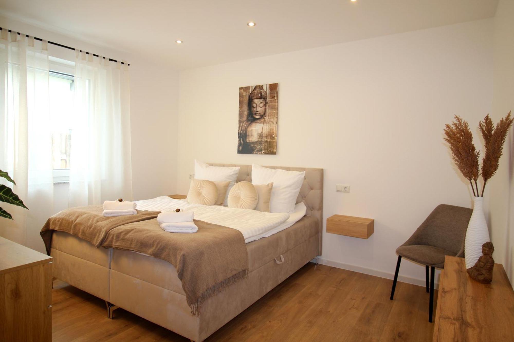Apartment Mit Voll Ausgestatetter Kueche, Badewanne, Balkon, Parkplatz Vor Dem Haus, Ruhig Gelegen, Ada4 Kulmbach Bagian luar foto